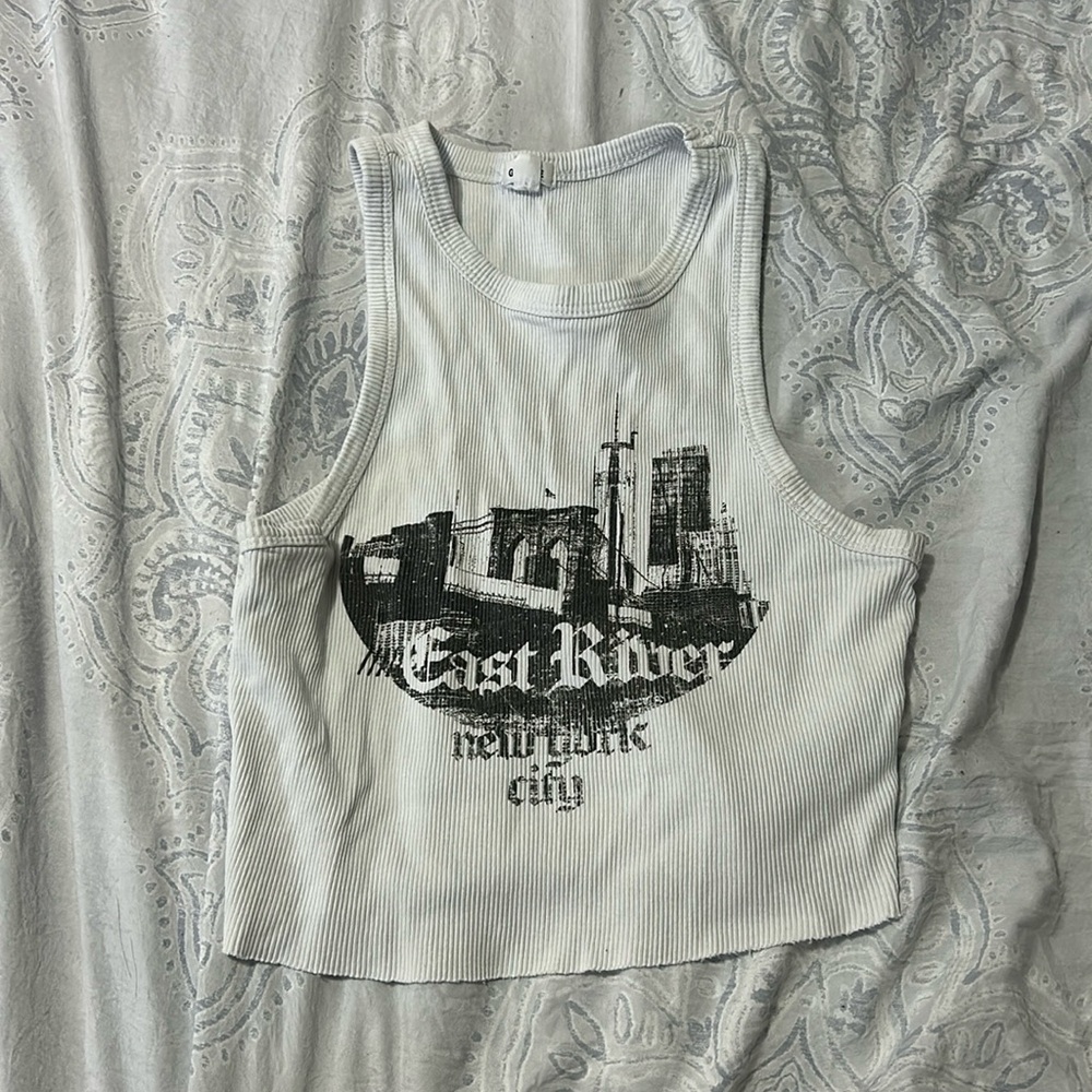 🌉garage black and white racer back cropped tank